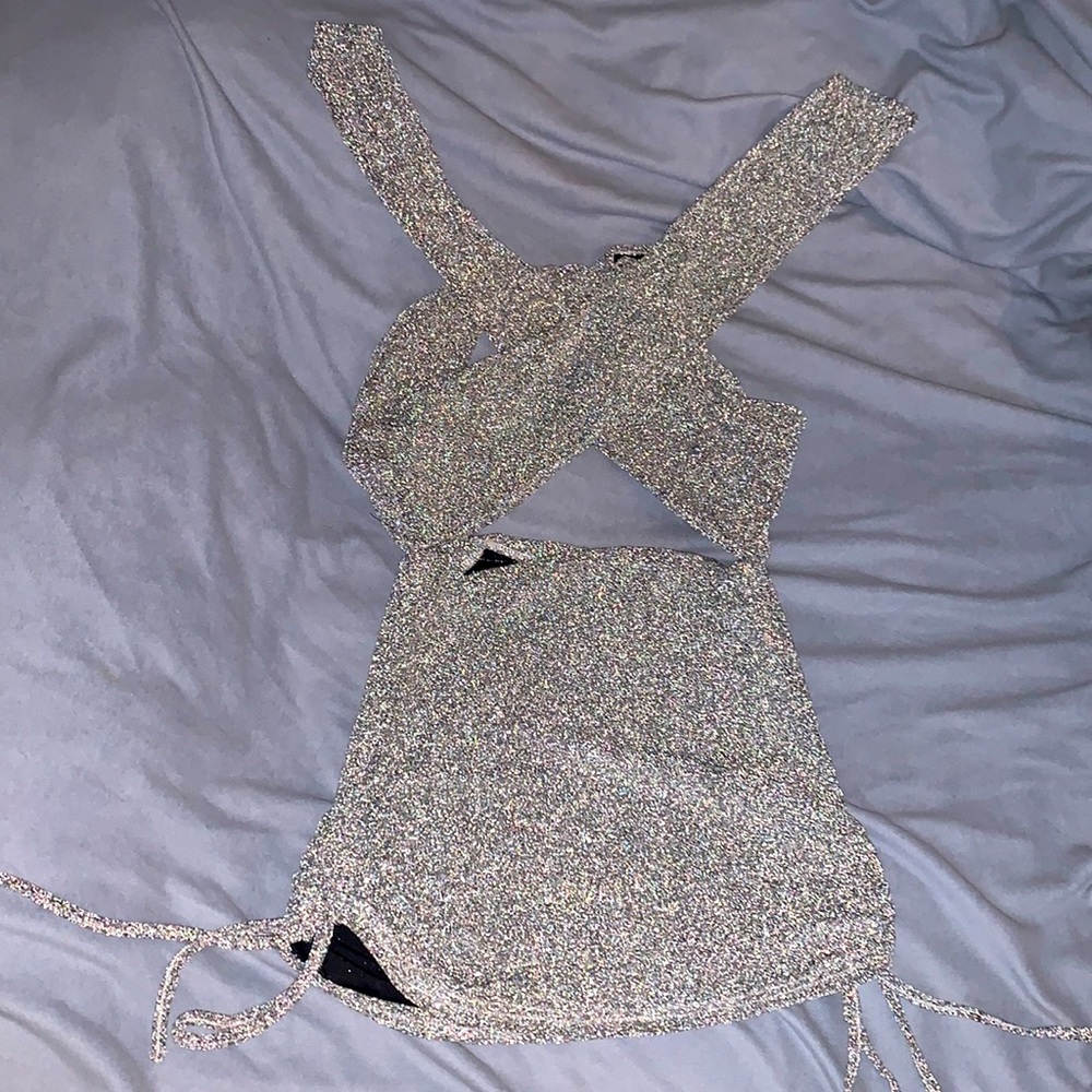 Cut Out Drawstring Side Backless Knot Glitter
Bodycon Dress
